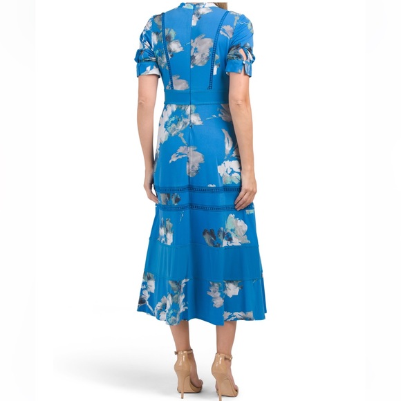 🎉LAST PIECE 🎉TAYLOR Short Sleeve Floral Maxi Dress With Eyelet Detail - Picture 2 of 2